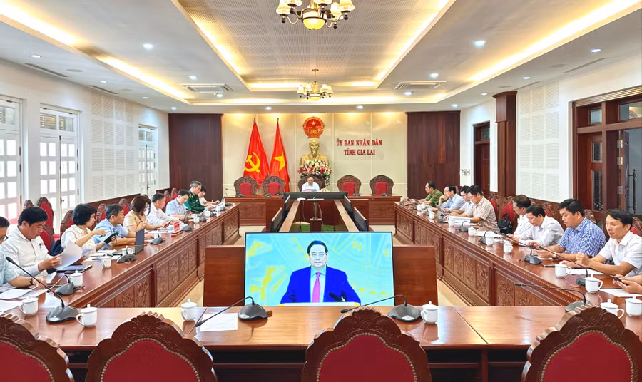 thu-tuong-chinh-phu-pham-minh-chinh-chu-tri-hoi-nghi-ve-chong-khai-thac-iuu-phien-hop-lan-thu-32.jpg