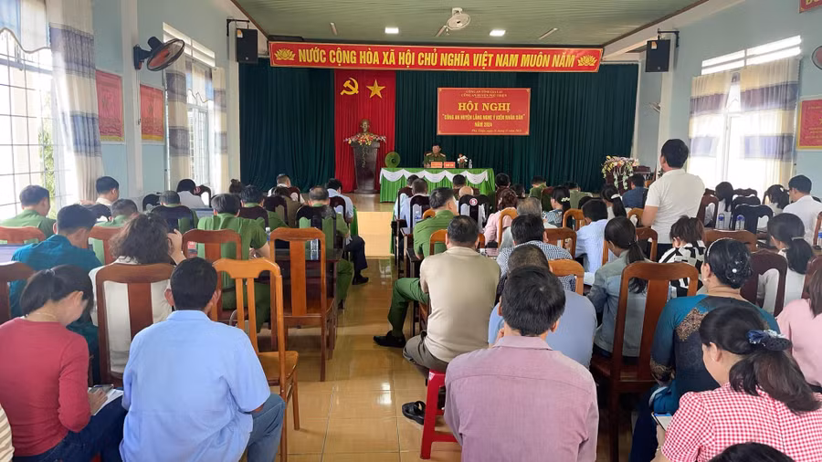 hinh-hoi-nghi-lang-nghe-y-kien-nhan-dan-2024.jpg