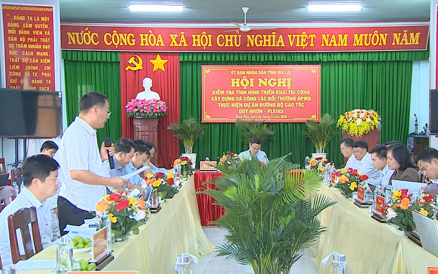pgd-ban-qlda-giao-thong-va-dan-dung-tinh-bao-cao-tai-hoi-nghi-h2.jpg