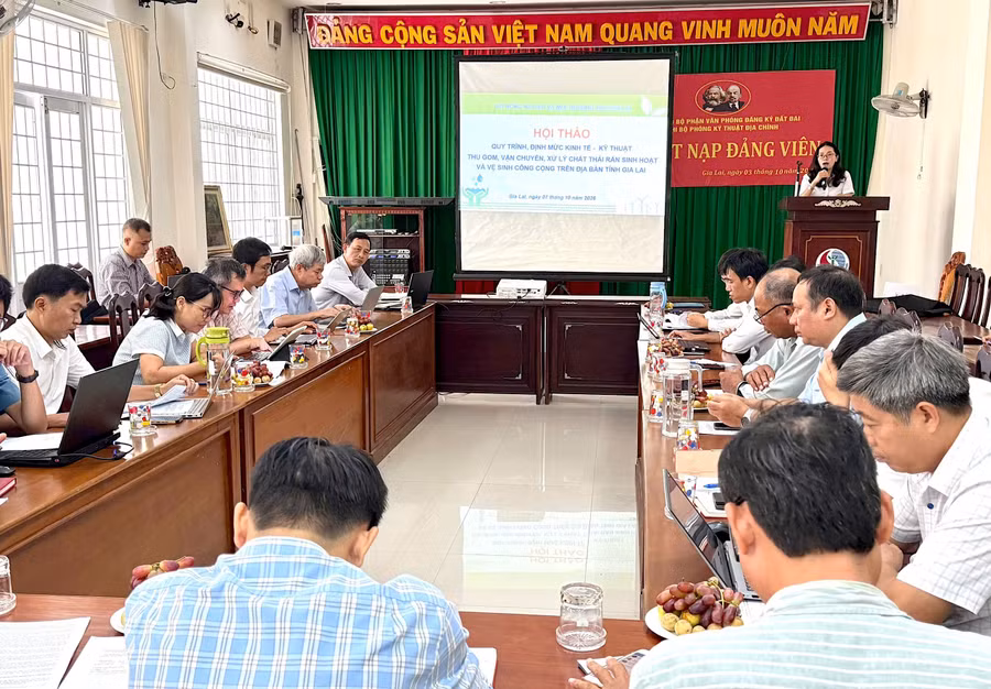 gia-lai-hoi-thao-lay-y-kien-xay-dung-dinh-muc-thu-gom-xu-ly-rac-thai-sinh-hoat.jpg