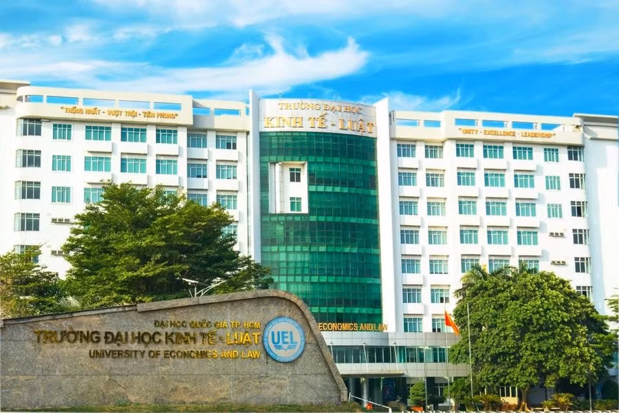 truong-dai-hoc-kinh-te-luat-tuyen-74-nghien-cuu-sinh-ho-tro-len-den-21-ty-dong.jpg
