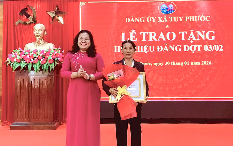 1-trao-huy-hieu.jpg