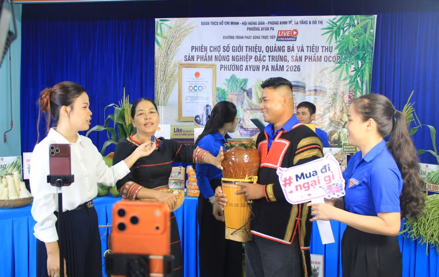 livestream-mo-duong-cho-dac-san-dia-phuong-2.jpg