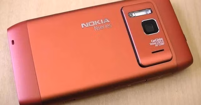nokia-n8-chinh-thuc-tro-lai-thi-truong-sau-hon-15-nam.jpg