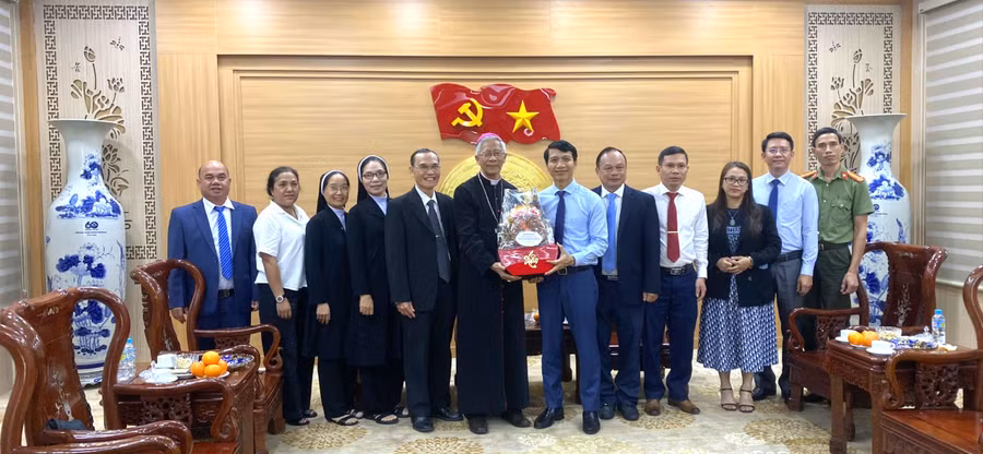 doan-gai-phan-quy-nhon.jpg