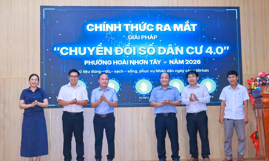phuong-hoai-nhon-tay-ra-mat-cac-mo-hinh-huong-ung-ngay-chuyen-doi-so-quoc-gia.jpg
