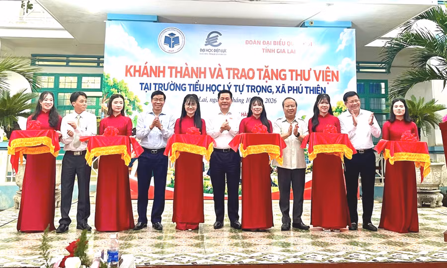 khanh-thanh-trao-tang-thu-vien-tai-truong-tieu-hoc-ly-tu-trong.jpg
