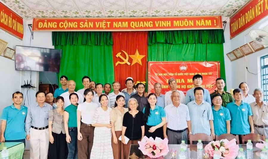xa-an-nhon-tay-ra-mat-mo-hinh-dong-ho-khong-ma-tuy.jpg