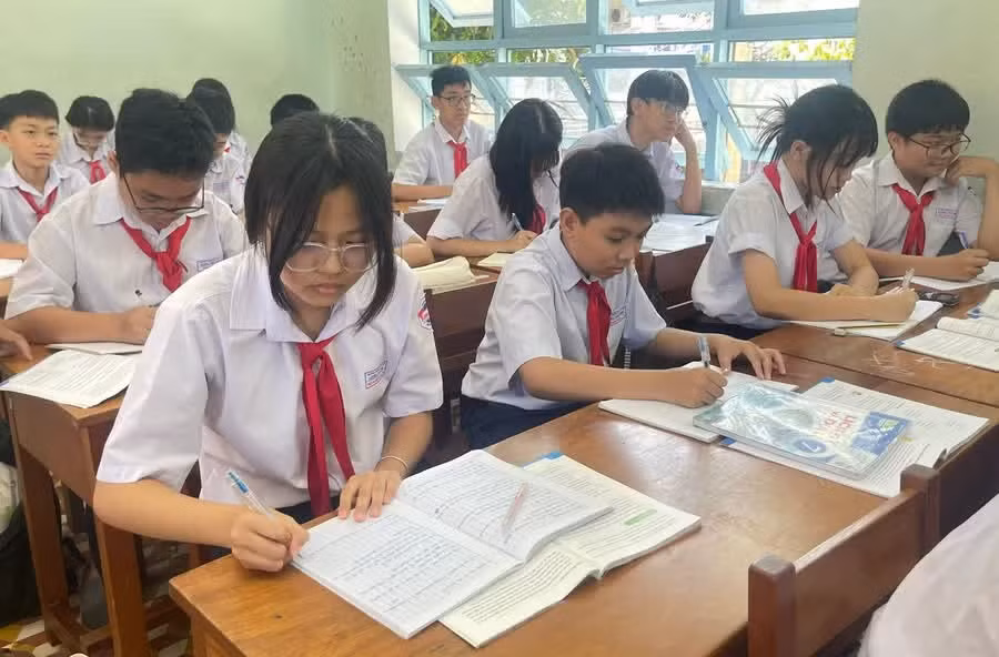 sap-nhap-truong-hoc-truoc-nam-hoc-moi-hoc-sinh-giao-vien-se-bi-anh-huong-the-nao.jpg