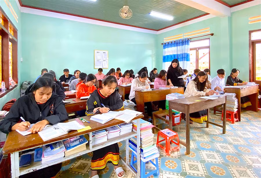 chat-luong-day-va-hoc-tai-cac-truong-ptdt-noi-tru-ptdt-ban-tru-ngay-cang-duoc-nang-cao-anh-hong-thi.jpg