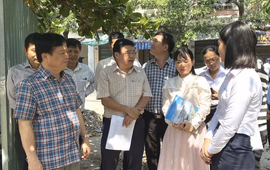pho-chu-tich-thuong-trua-kiem-tra-du-an-khach-san-quy-nhon-2.jpg