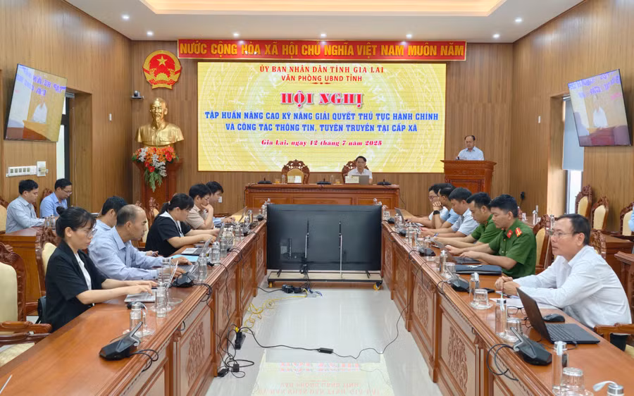 anh-1-117-quang-canh-hoi-nghi.jpg