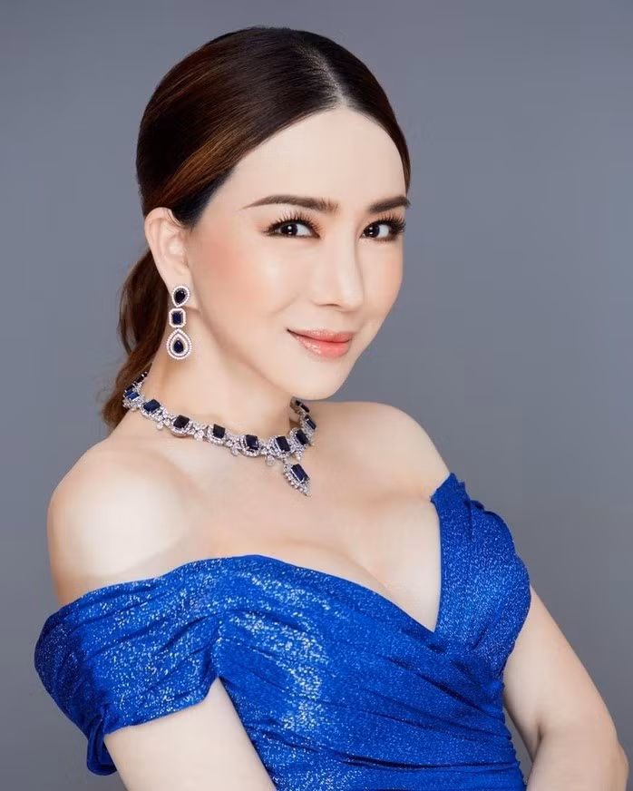 Bà trùm hoa hậu hoàn vũ