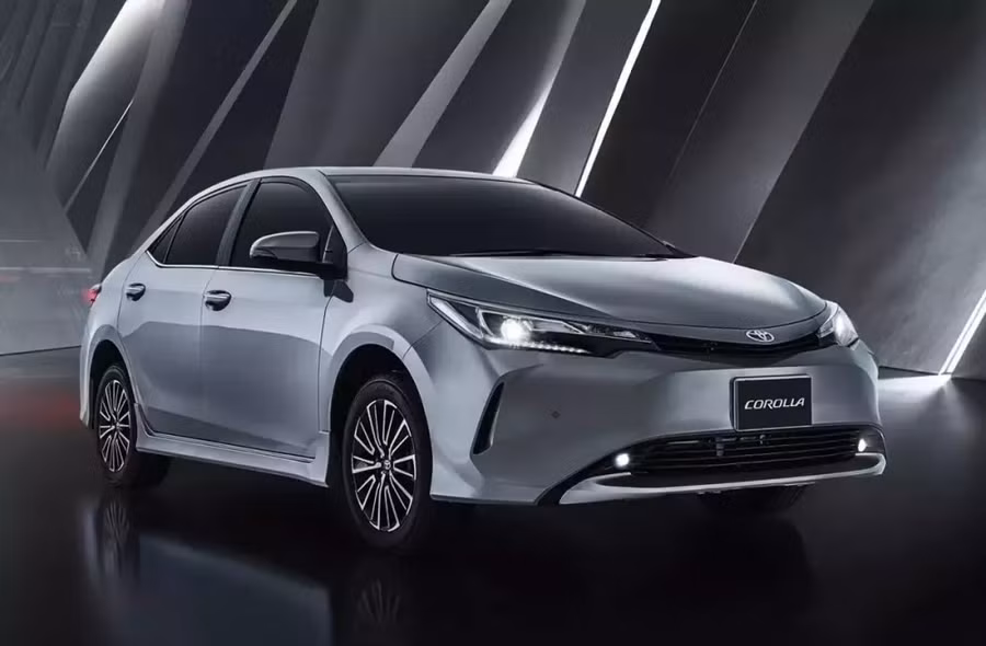 toyota-corolla-altis-2027-d193.jpg