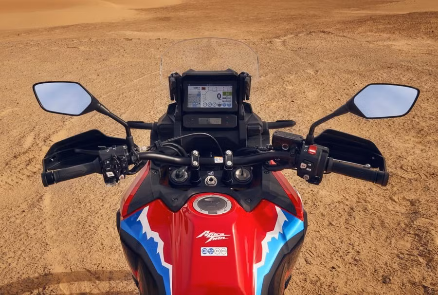 xehay-crf1100l-250225-12.jpg