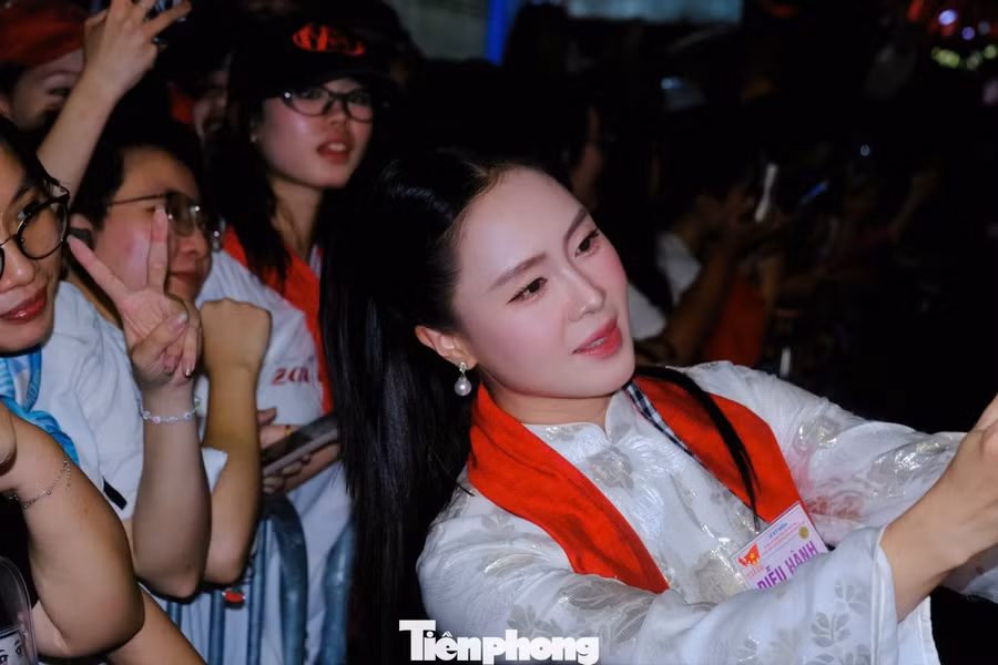 Lễ kỷ niệm diễu binh diễu hành 80 năm Cách mạng tháng Tám thành công và Quốc khánh nước Cộng hòa xã hội chủ nghĩa Việt Nam là sự kiện trọng đại, được nhân dân cả nước mong chờ. Khối văn hóa - thể thao của Lễ kỷ niệm quy tụ dàn nghệ sĩ nổi tiếng, nhiều người mến mộ.