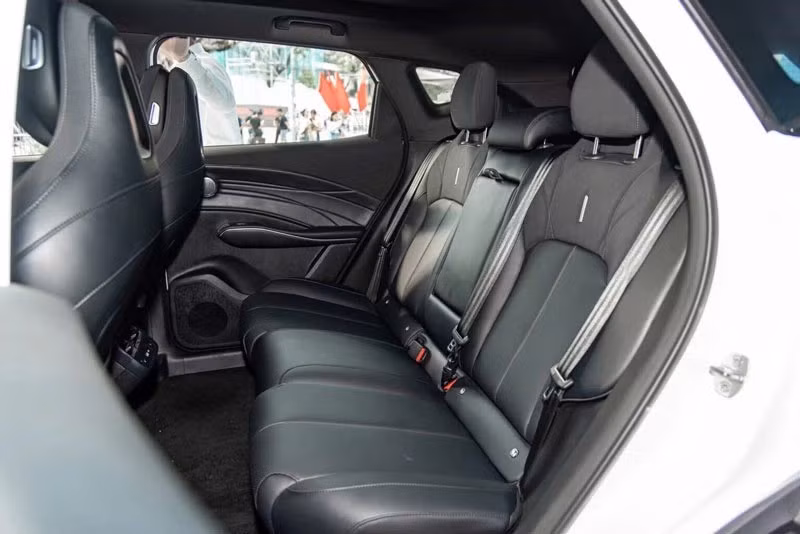suv-omoda-c7-8.jpg