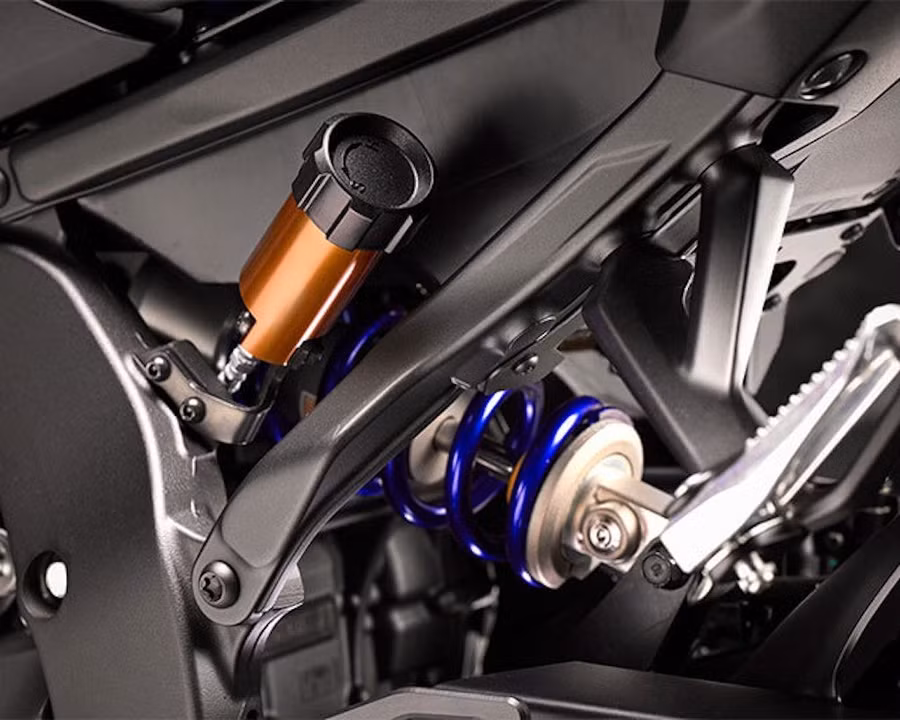 xedoisong-2025-yamaha-yzf-r9-7.jpg