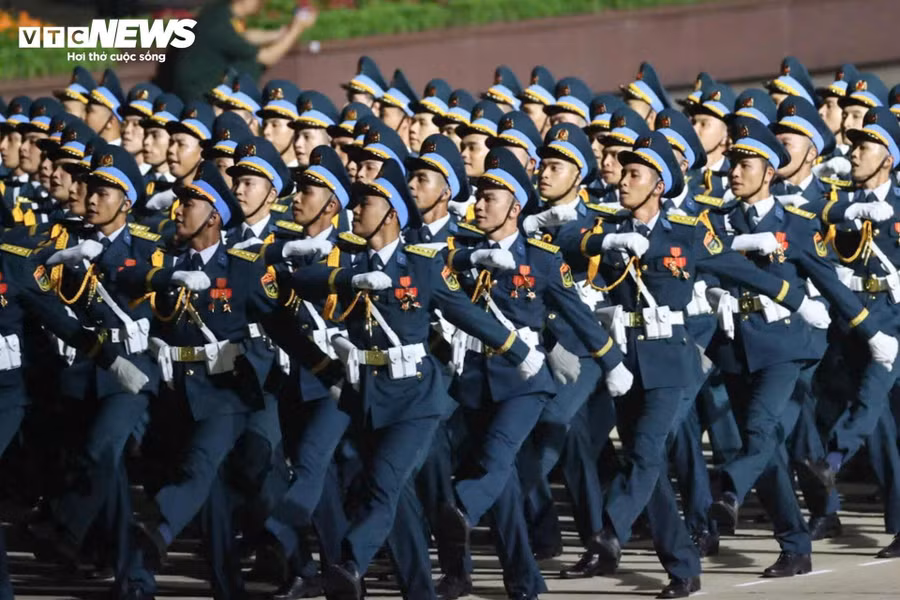 tong-hop-luyen-quang-truong-ba-d-6.jpg
