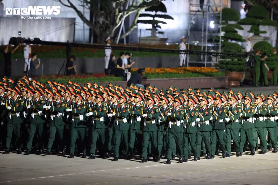 tong-hop-luyen-quang-truong-ba-d-3.jpg