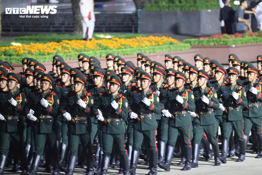 tong-hop-luyen-quang-truong-ba-d-9.jpg