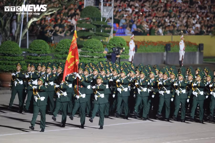 tong-hop-luyen-quang-truong-ba-d-7.jpg