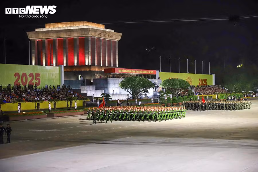 tong-hop-luyen-quang-truong-ba-d-16.jpg
