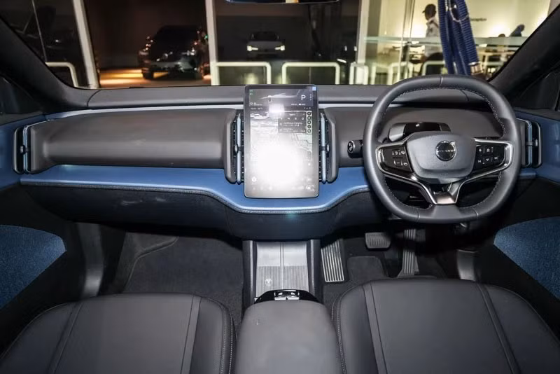 suv-volvo-ex30-2027-5.jpg