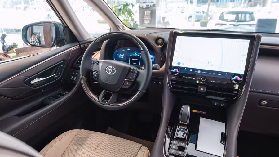 toyota-alphard-2023-68-jpg-8794.jpg