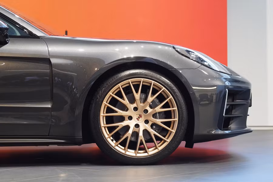 Porsche2.jpg
