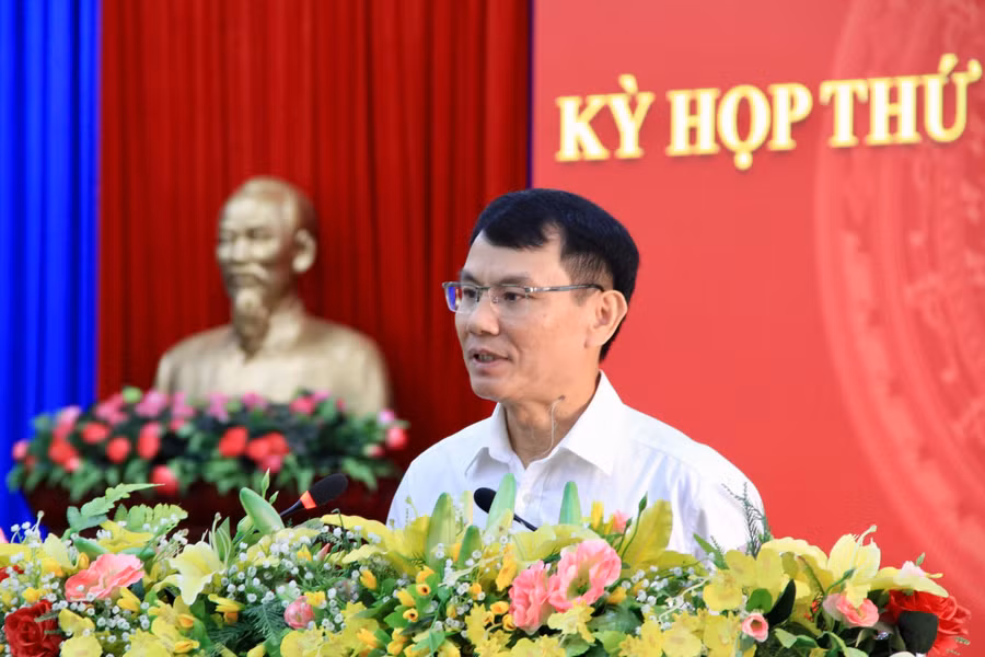 bi-thu-thanh-uy-chu-tich-hdnd-tp-pleiku-trinh-duy-thuan-phat-bieu-tai-ky-hop-anh-hoang-hoai.jpg