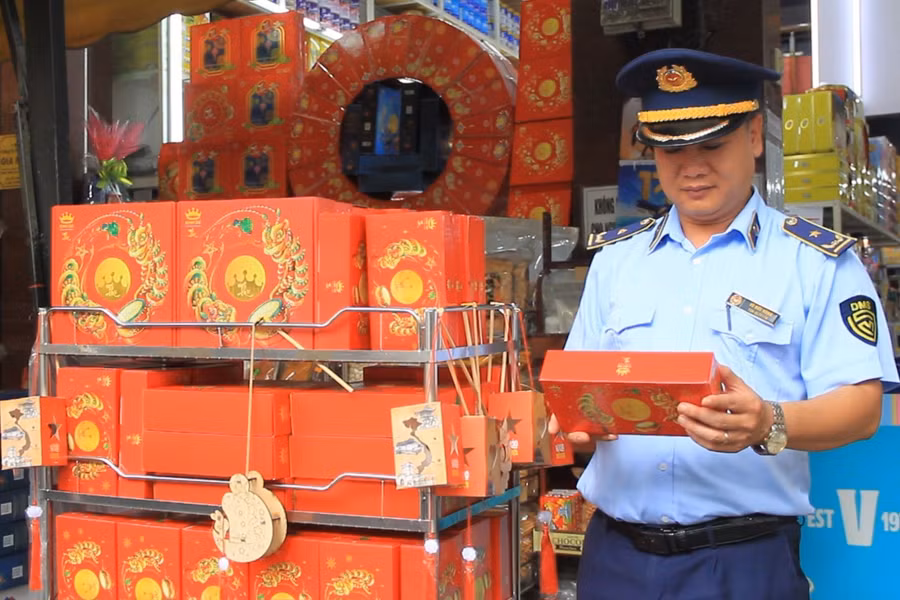 luc-luong-quan-ly-thi-truong-kiem-tra-cac-co-so-kinh-doanh-banh-trung-thu-tren-dia-ban.jpg