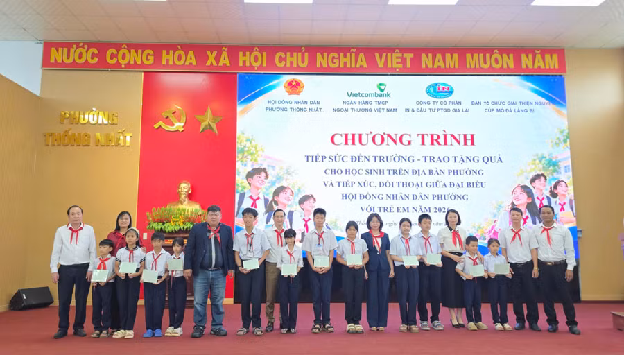 tre-em-phuong-thong-nhat-de-xuat-them-san-choi-hoc-boi-va-bao-dam-an-toan-tren-mang-trao-qua.jpg