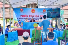 Tuyên truyền phòng, chống xâm hại trẻ em và tảo hôn qua phiên tòa giả định tại xã Pờ Tó