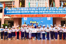 Hơn 1.000 học sinh tham gia chương trình ngoại khóa tiếng Anh về Bác Hồ.