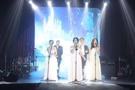 Câu lạc bộ HV Music Club của Trường THPT chuyên Hùng Vương tổ chức minishow "Thăng"