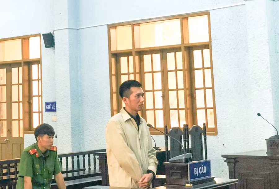 Bị cáo Lý Thanh Hùng tại phiên tòa. Ảnh: R'Ô HOK
