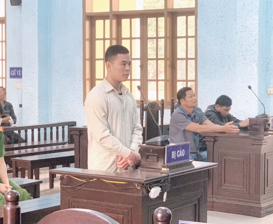Bị cáo Đoàn Long Nhật tại phiên tòa. Ảnh R.H