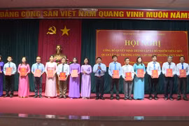 Phường Quy Nhơn công bố các quyết định thành lập và bổ nhiệm viên chức quản lý các trường công lập sau sắp xếp