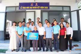 Bàn giao 2 căn nhà Đại đoàn kết tại phường Hoài Nhơn Bắc