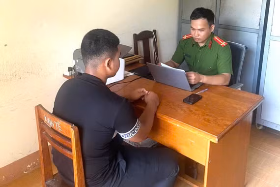 Đăng ảnh “giang hồ” lên TikTok để câu view, thiếu niên bị mời làm việc 