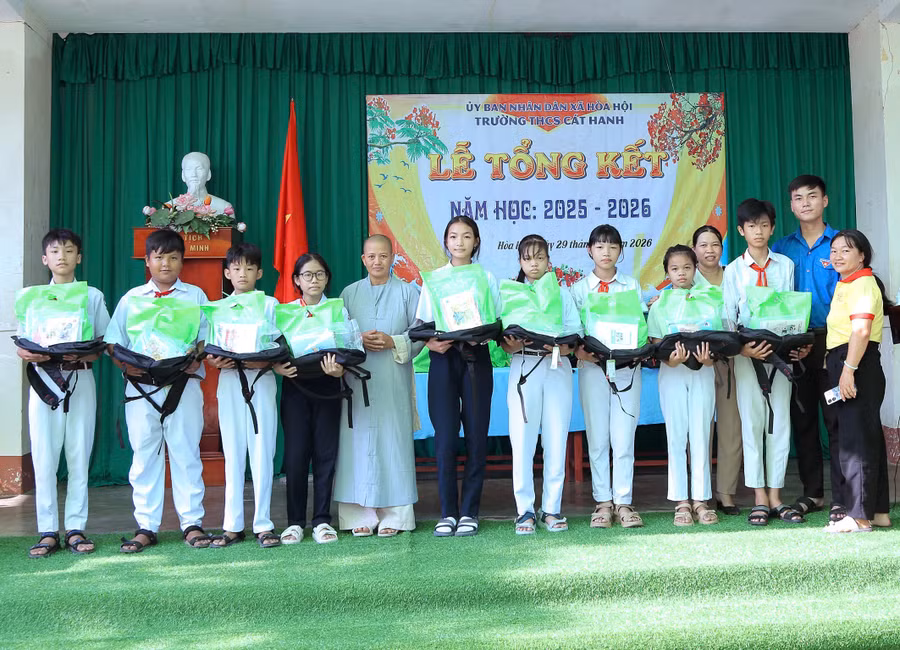 nhieu-hoat-dong-thiet-thuc-y-nghia-huong-den-nguoi-cao-tuoi-kho-khan-benh-nhan-kho-khan-va-hoc-sinh-vuot-kho-4.jpg