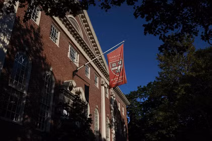 Harvard, Yale và MIT trong diện điều tra nghi vấn lạm dụng thị thực J-1