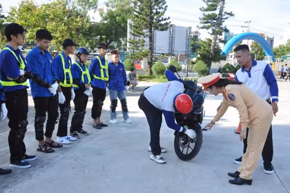 Hơn 3.000 học sinh, sinh viên được tập huấn kỹ năng lái xe an toàn