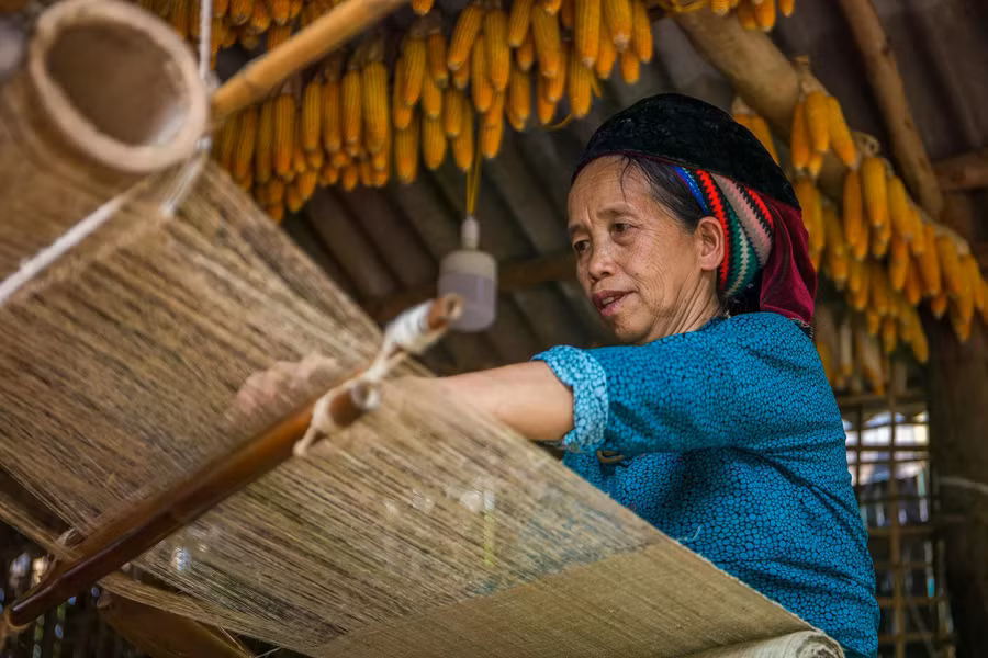 Các ngôi làng du lịch đang tạo sinh kế cho người dân địa phương. Ảnh: Booking