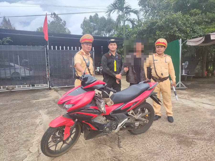 gen-h-luc-luong-csgt-bat-doi-tuong-trom-cuop-tren-dia-ban.jpg