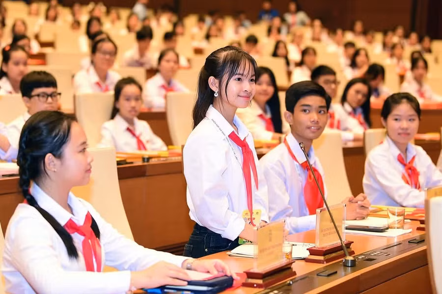 Trẻ em trên cả nước có thể tự ứng cử đại biểu tham dự phiên họp giả định Quốc hội trẻ em lần thứ III - năm 2026. Ảnh: Đại biểu tham dự phiên họp giả định Quốc hội trẻ em lần thứ II - năm 2024