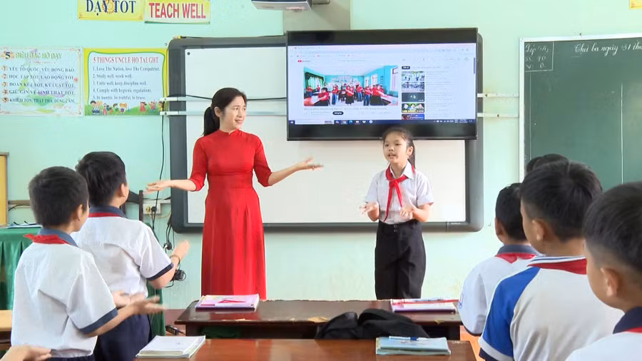 giao-vien-truong-tieu-hoc-nguyen-thi-minh-khai-huyen-chu-se-to-chuc-hoat-dong-trai-nghiem-cho-hoc-sinh-anh-duy-linh.jpg