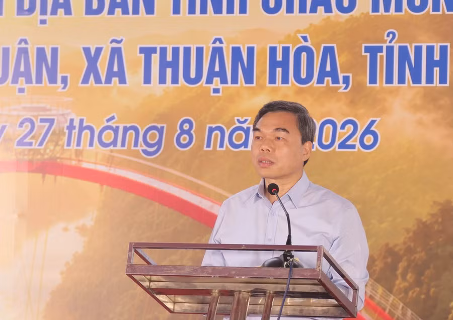 Đồng chí Ma Thế Hồng, Phó Bí thư Tỉnh ủy, Chủ tịch Ủy ban Mặt trận Tổ quốc Việt Nam tỉnh Tuyên Quang phát biểu tại lễ khởi công. (Ảnh: Khánh Toàn)
