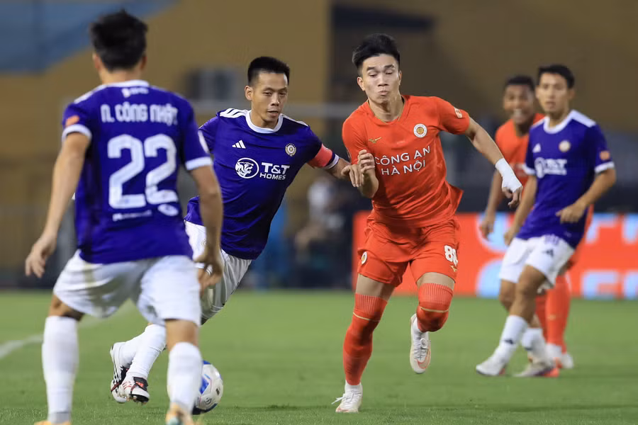 V.League cần nâng chất lượng hơn số lượng?